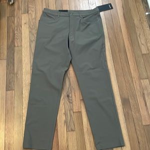 Lululemon ABC classic pant 36” waist. 34” length.